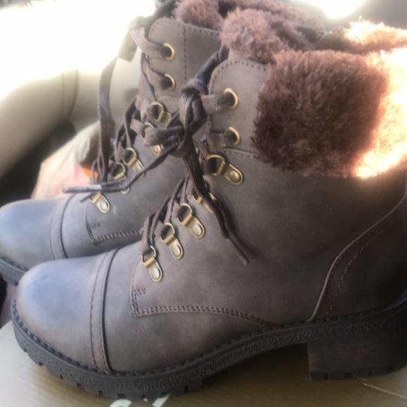 These are winter shoes and the brand name is GoodChoices. - Picture 4 of 8